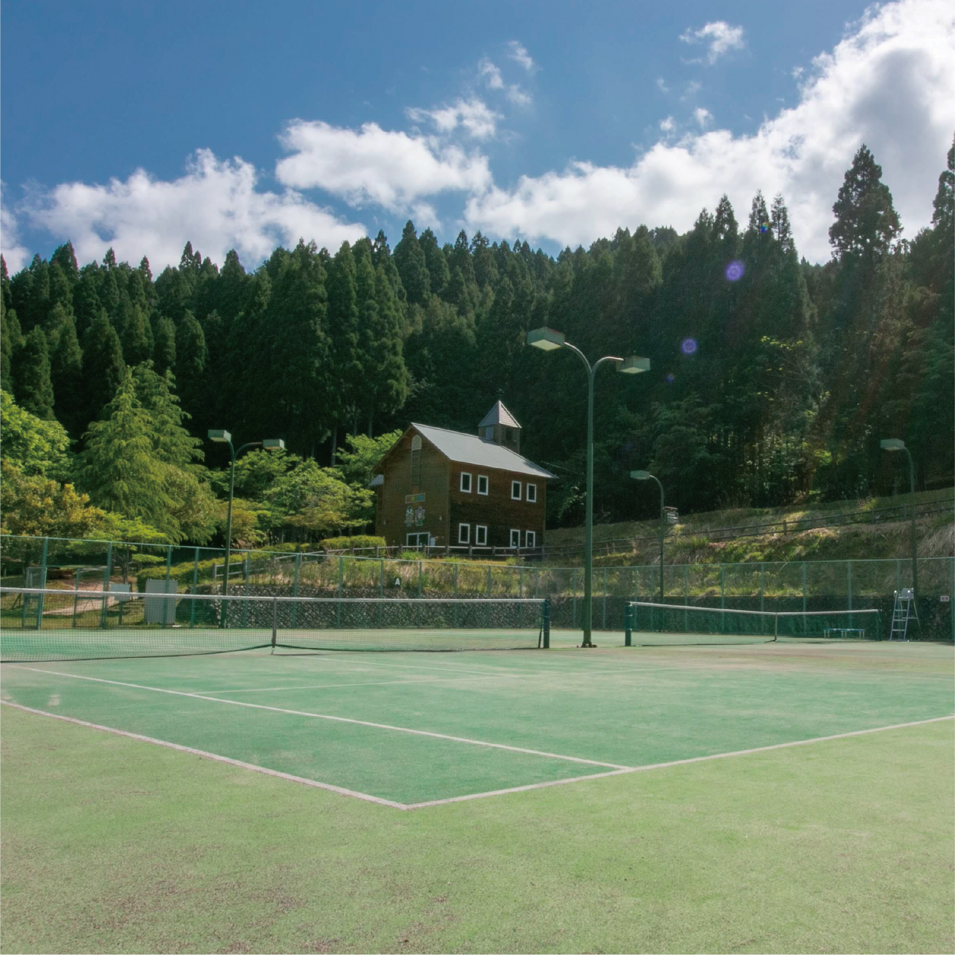 テニスコート 1面利用(1H) – トム・ソーヤー冒険村